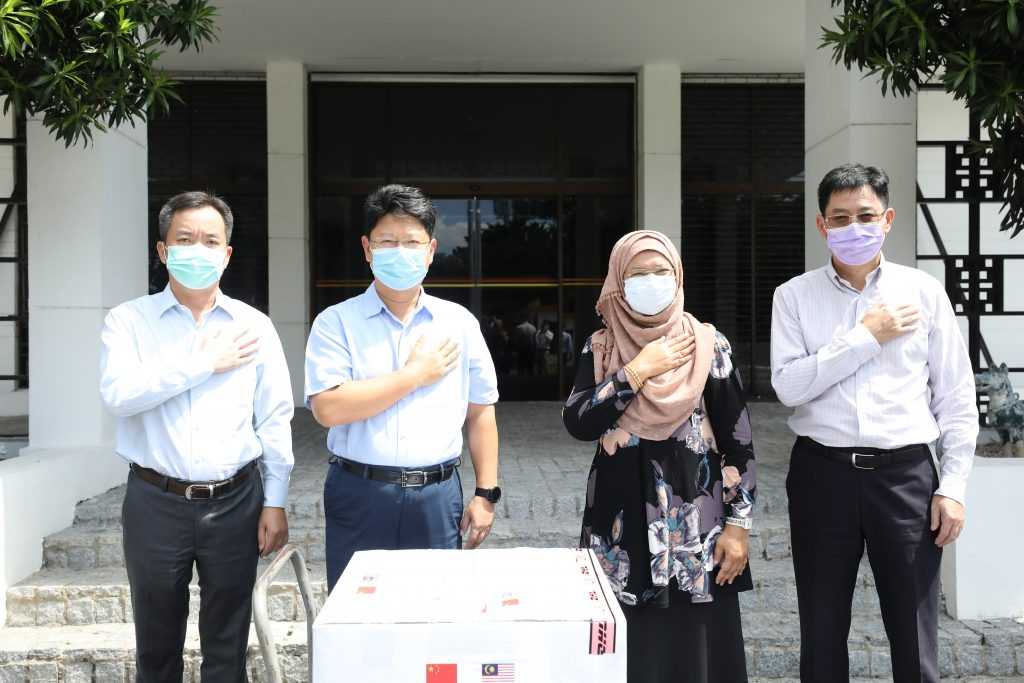 2500份检测试剂盒移交卫生部,总商会全力驰援大马抗疫!