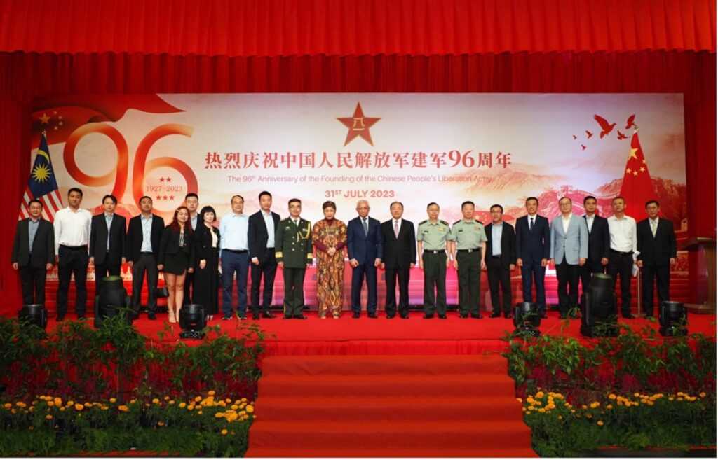 总商会出席中国驻马大使馆庆祝建军96周年招待会